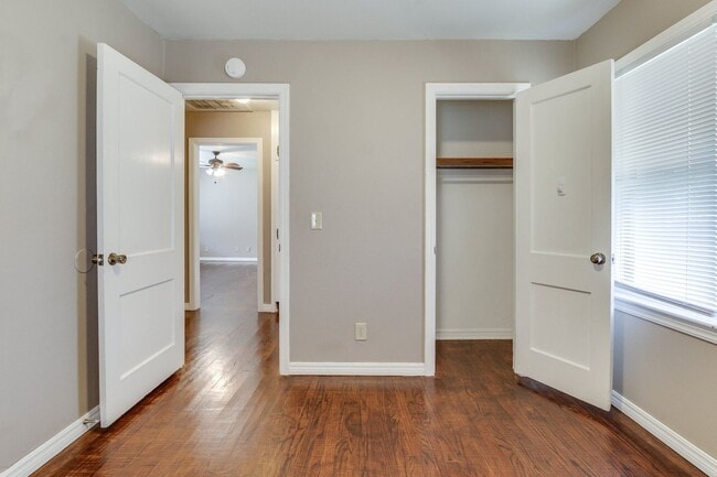 Building Photo - Charming 2-Bedroom Home with Original Hard...