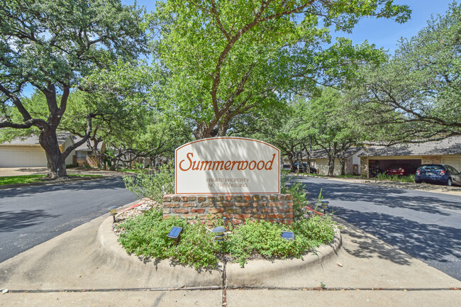 Building Photo - 3 Bedroom Townhouse - Northwest Hills