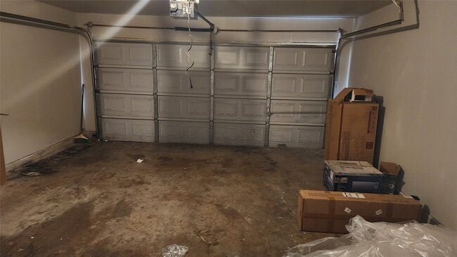 Building Photo - 22207 Greengate Dr