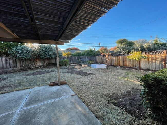 Building Photo - Spacious Home Available in Almaden Valley - 3bd/2ba! Coming Soon!