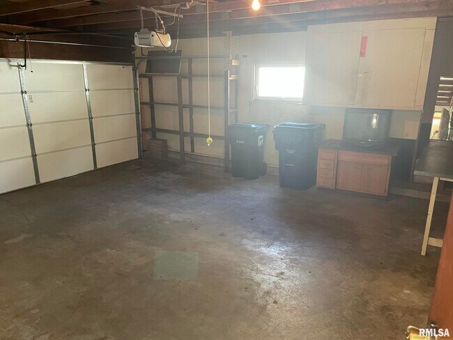 Building Photo - 4625 Candlelight Dr