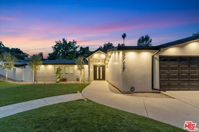 Building Photo - 5717 Oso Ave