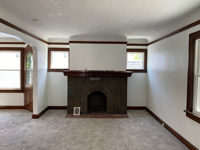 Building Photo - 3937 W 157th St