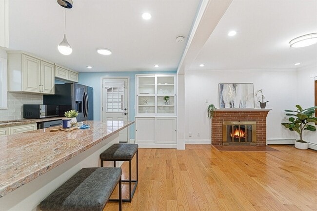 Building Photo - 63 Dickerman Ln