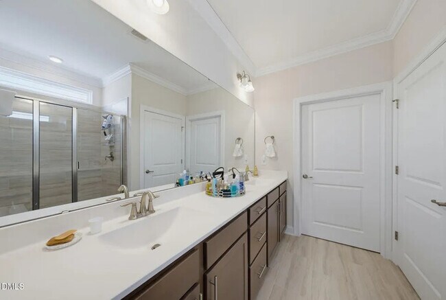 Building Photo - Lease OR Lease to Own