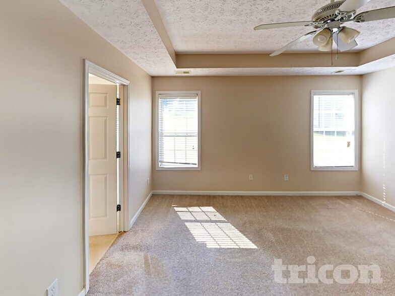 Building Photo - 440 Spring Lake Terrace