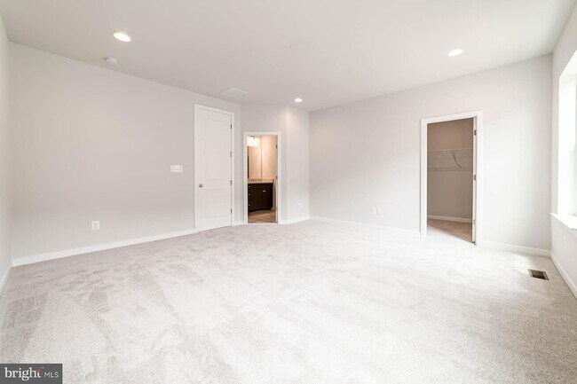 Building Photo - 6227 Almerico Pl
