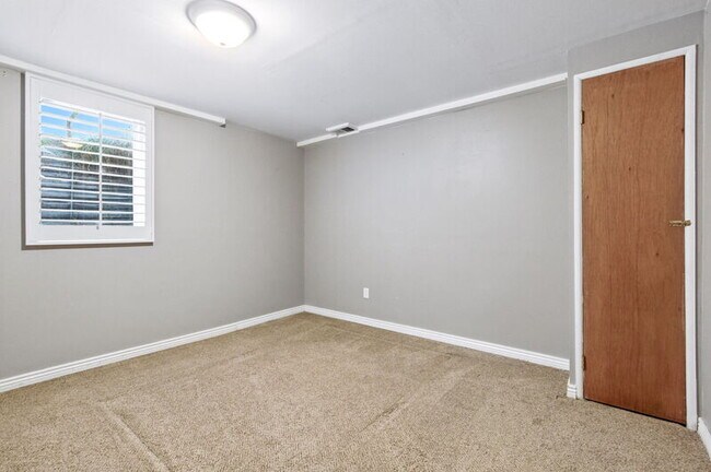 Building Photo - 1761 S Filbert Ct