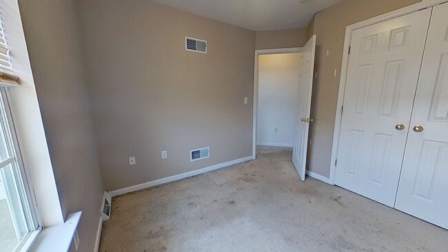 Building Photo - End Unit Townhouse