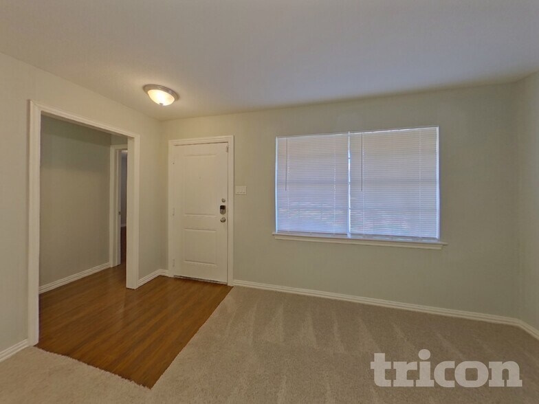 Building Photo - 126 Tharp St