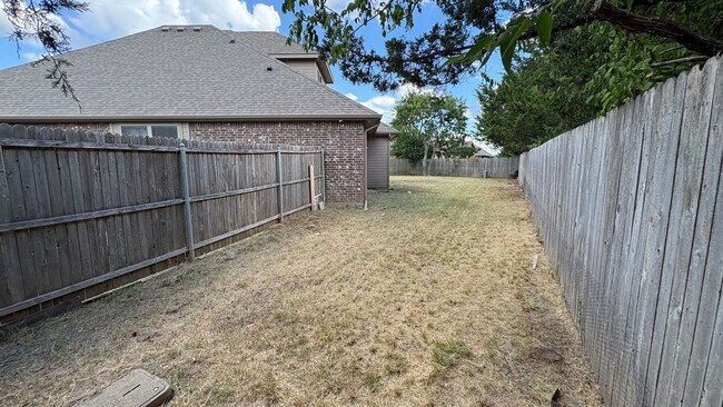 Building Photo - 610 Alderwood Ct