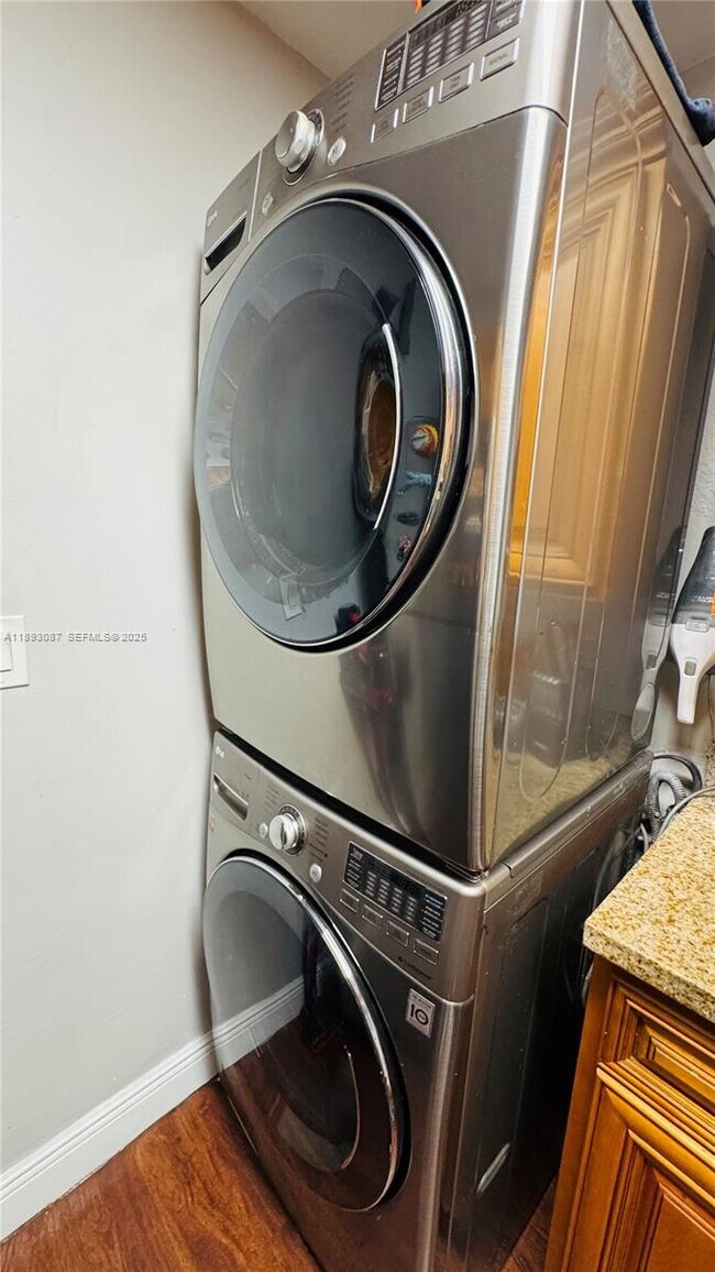 Building Photo - 7226 SW 94th Pl