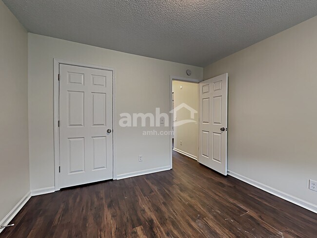 Building Photo - 161 Belle Grove Cir