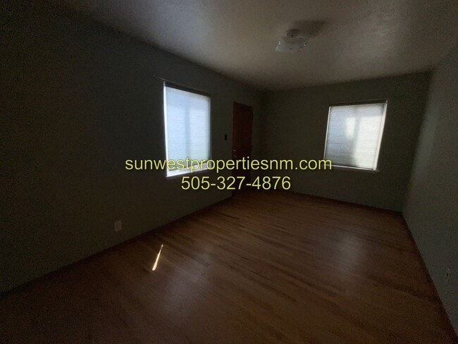 Building Photo - 2 Bedroom, 1 Bath Home Fully Landscaped