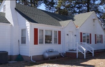 Building Photo - 1809 N Road St