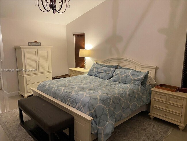 Building Photo - 13647 Barberry Dr