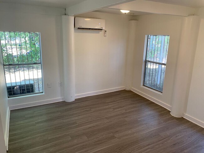 Building Photo - 5403 San Benito Dr