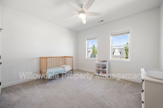 Building Photo - 2020 Moonraker Dr