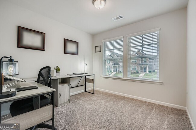 Building Photo - 4630 Blake Lp