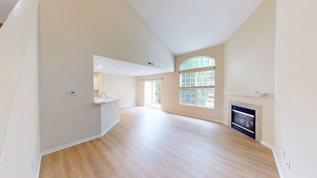 Building Photo - 5123 Vinings Blvd