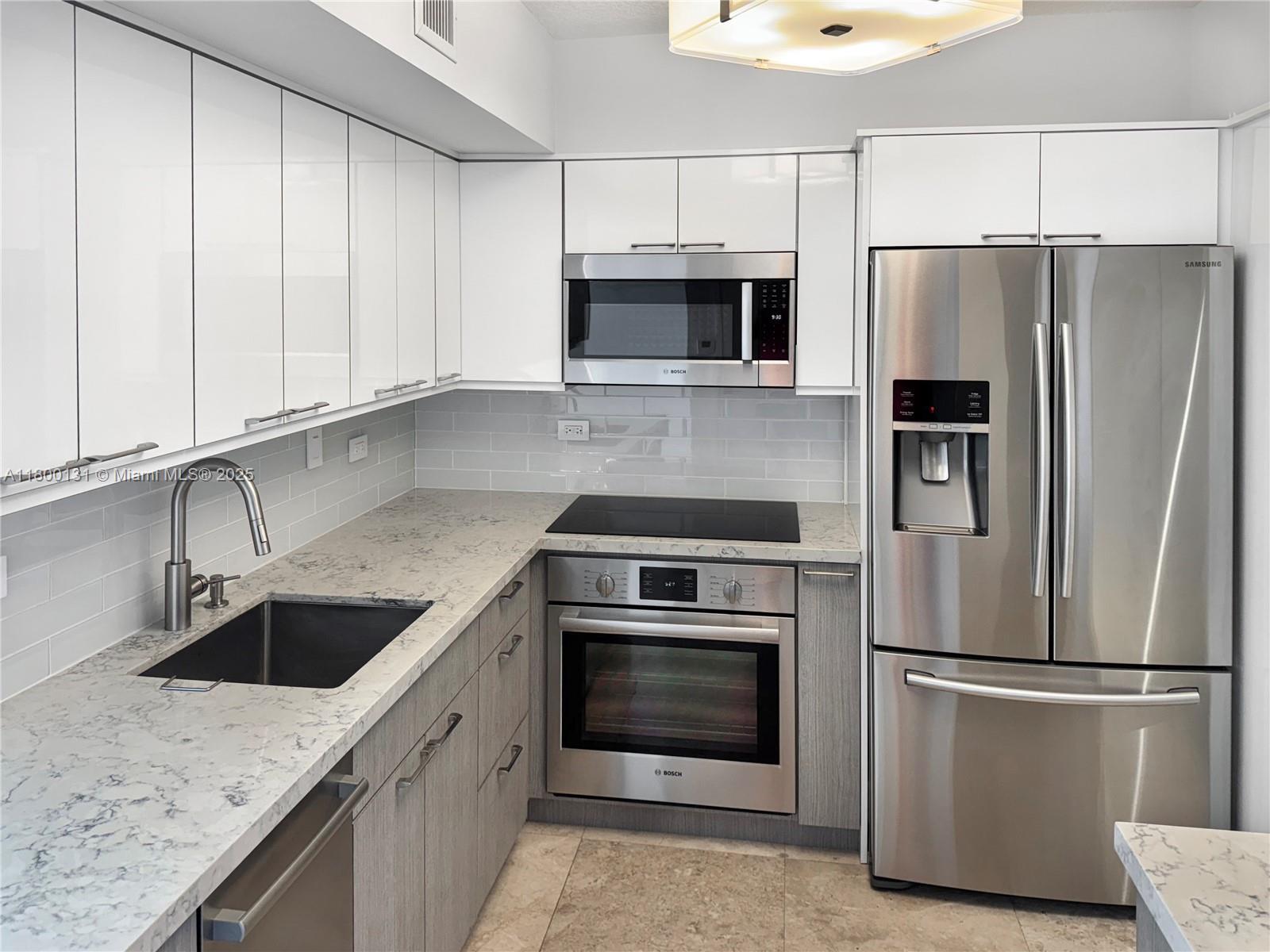 Building Photo - 31 SE 5th St