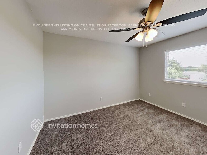 Building Photo - 828 Sansome Dr