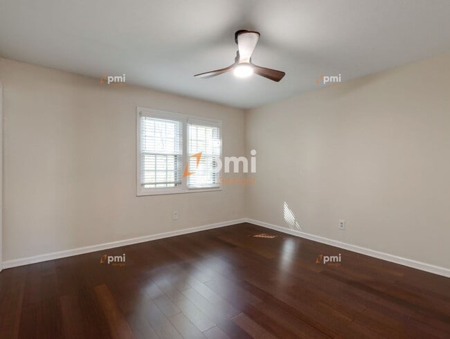 Building Photo - 3083 Colonial Way