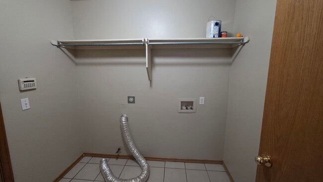 Building Photo - 3 Bed 2 Bath in Oklahoma City!