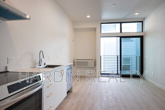 Building Photo - 500 16th St