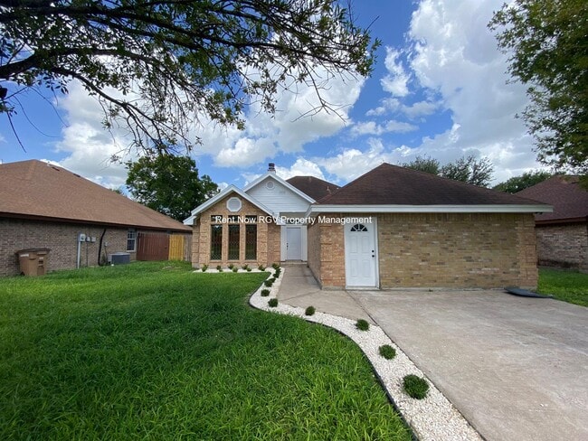 Building Photo - 818 Diana Dr