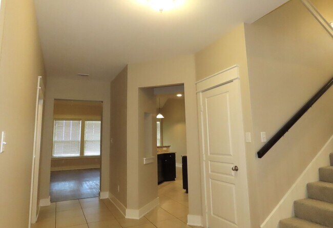 Building Photo - South Tyler! Stunning 5 Bedroom, 3.5 Bath ...
