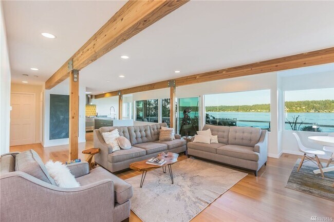 Building Photo - Stunning Lake Sammamish 50 Foot Waterfront...