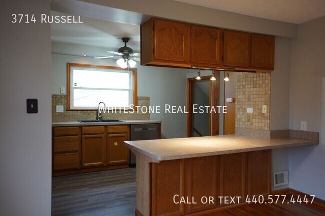 Building Photo - 3714 Russell-