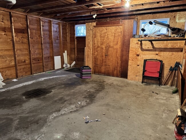 Building Photo - 43 Pleasant View St