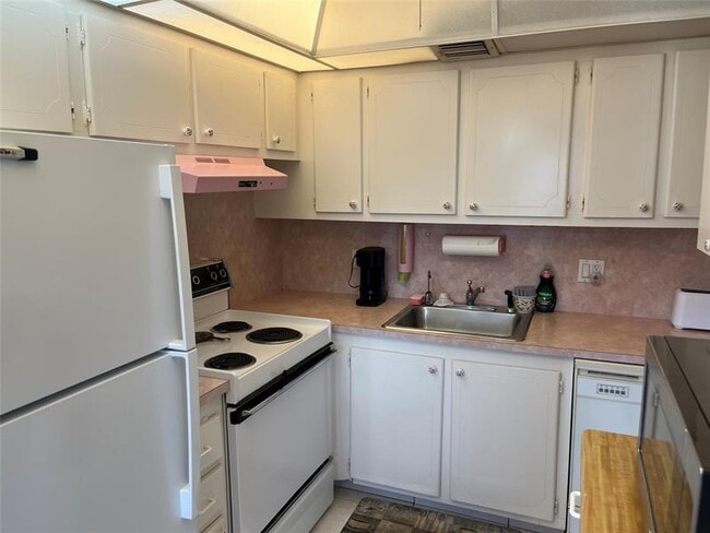 Building Photo - 158 Tilford S