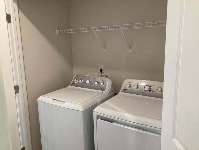 Building Photo - 565 Hampton Townes Dr