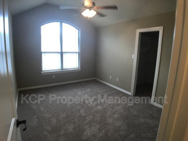 Building Photo - 6105 Red Cedar Cir