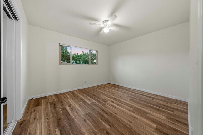 Building Photo - 2039-41 Bonita St