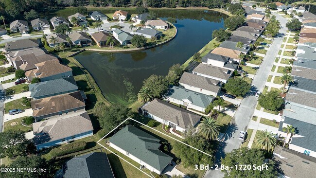 Building Photo - 1325 Fairway Village Dr