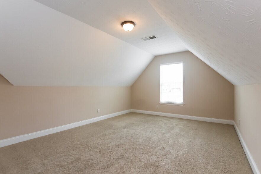 Building Photo - 4281 Single Tree Dr