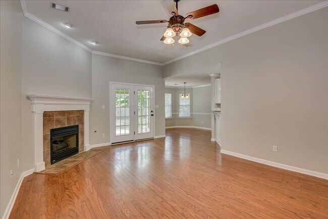 Building Photo - 1021 Mansford Ln