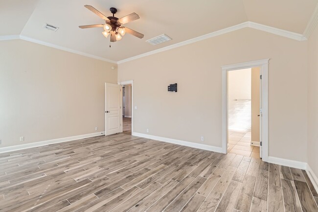 Building Photo - 6609 Carrington Dr