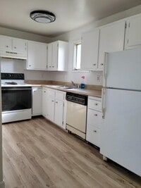 Building Photo - 2213 Lathrop St