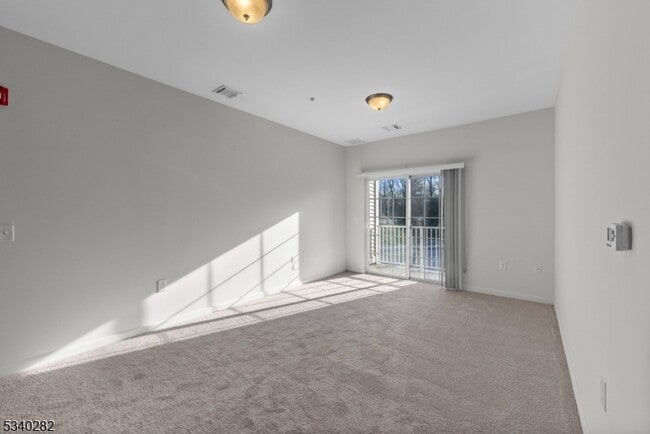 Building Photo - 56 Park Dr