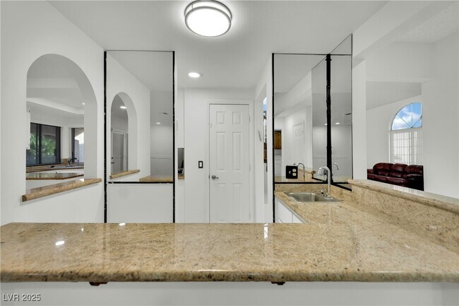 Building Photo - 2812 Waterview Dr