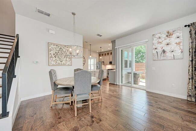 Building Photo - 10201 Cienega Cove