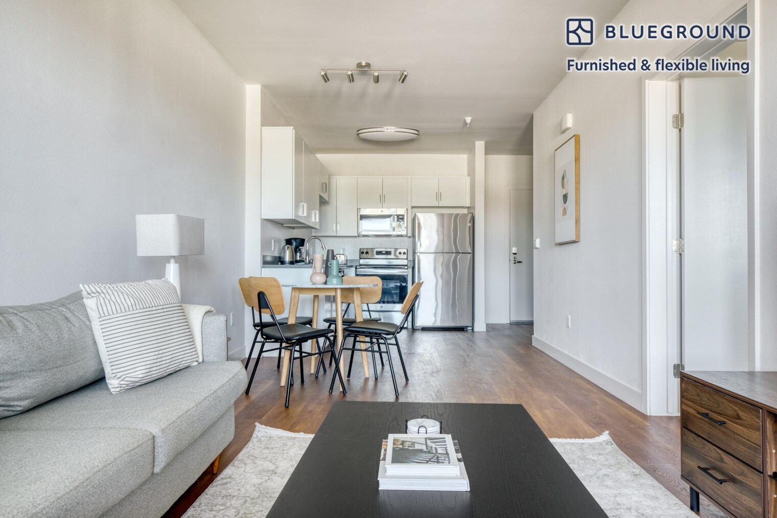 Building Photo - 417 Centinela Ave