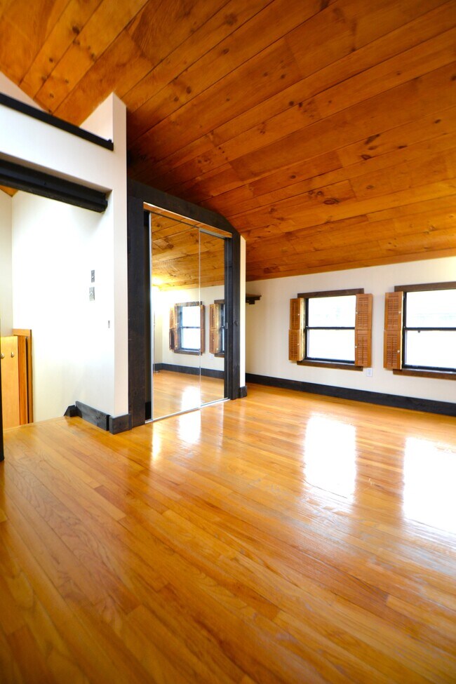 Building Photo - 36 Irving St