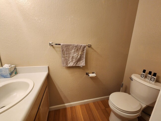 Building Photo - Modern Comfort in the Heart of Summerlin!