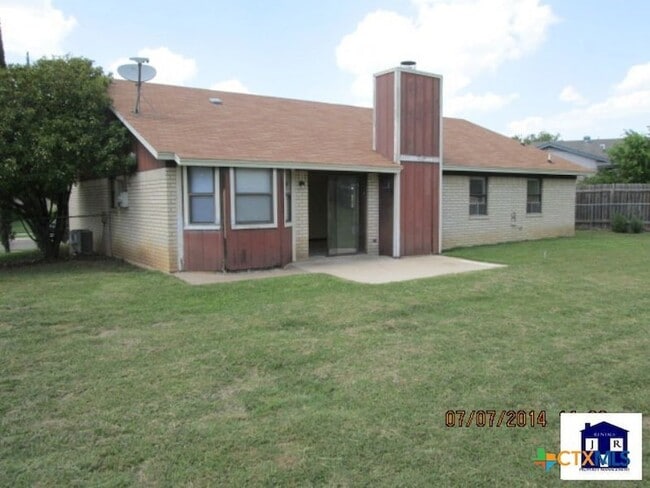 Building Photo - 2619 Phyllis Dr